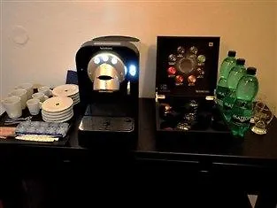 تاين يارد ريزيدنس 4* براغ