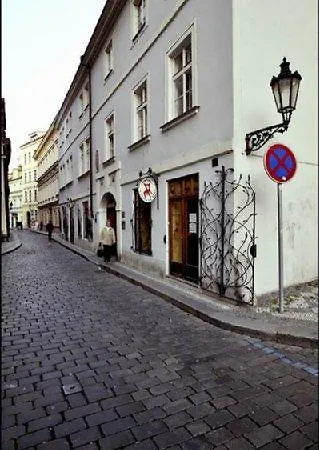 U Cervene Zidle - Red Chair