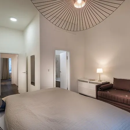 Luxury Modern Designed Oldtown Apartment
