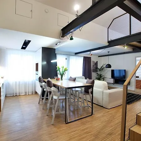 Mooo Downtown 4* Prague