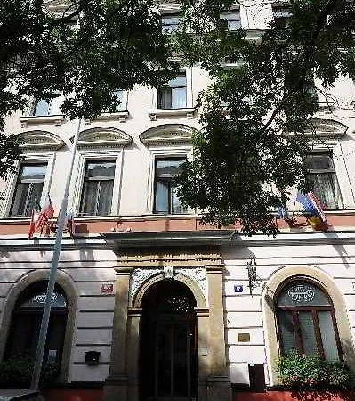 Petr Hotel 3*