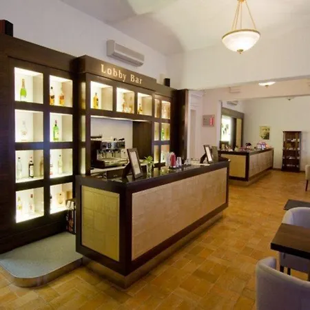 1 Hotel 4*