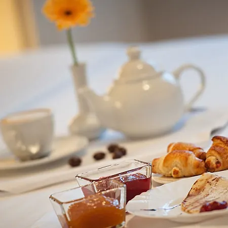 Hotel apartamentowy Hotel Suite Home Prague 4*