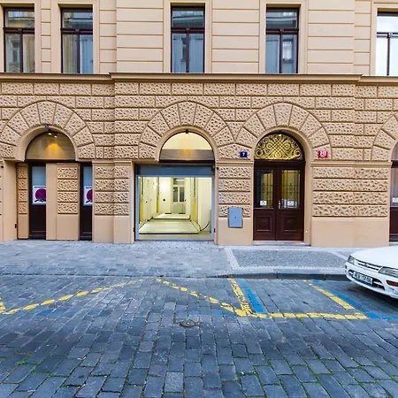 Glamour Excellent Praga