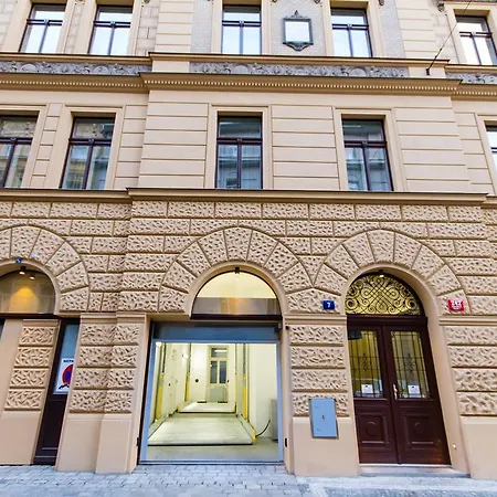 Glamour Excellent Praga