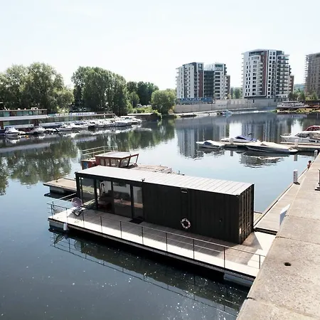 Unique Floating Houseboat By Easybnb Botel