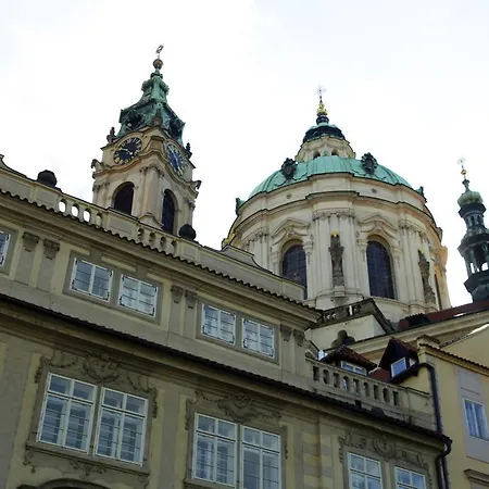 St Nicholas Hostal Praga