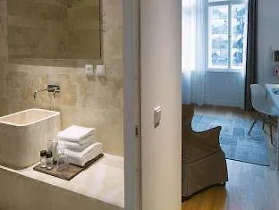 Golden Crown Hotel 4*