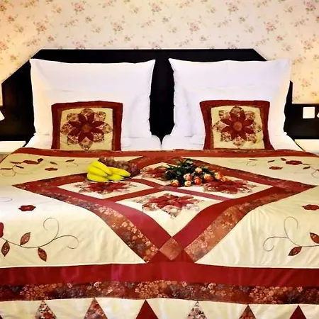 1885 Hotel