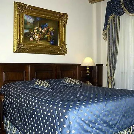 Hotel U Zlateho Stromu By Bhg Prague