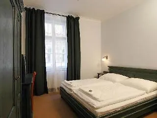 U Cervene Zidle - Red Chair 3* Praha
