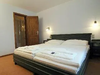 U Cervene Zidle - Red Chair Hotel Praha