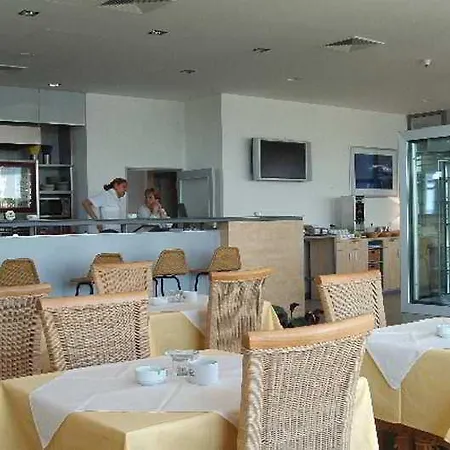 Airport By Ihg פראג