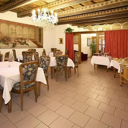 Hotel Red Lion 4*