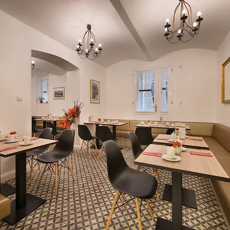 Hotel apartamentowy Hotel Suite Home Prague Praga