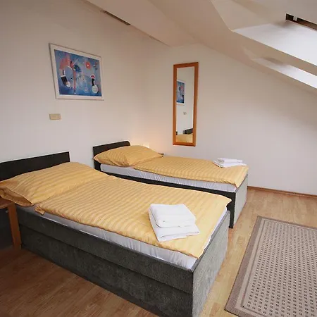 Apartment Leo Old Town *