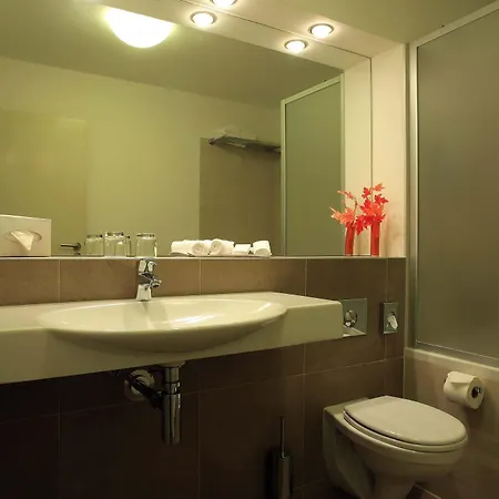 Hotel Pav 3*