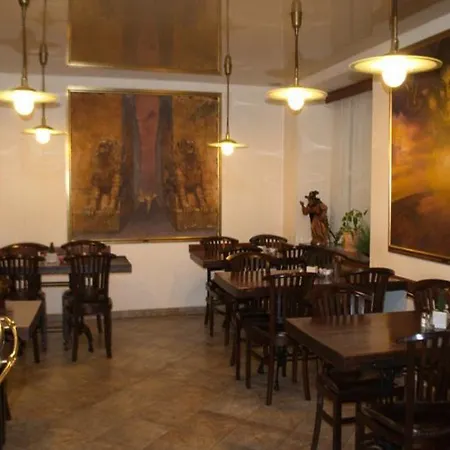 Otar Hotel 3*