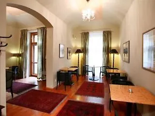 Hunger Aparthotel 4*