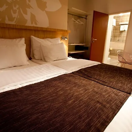 Dahlia Hotel 3*