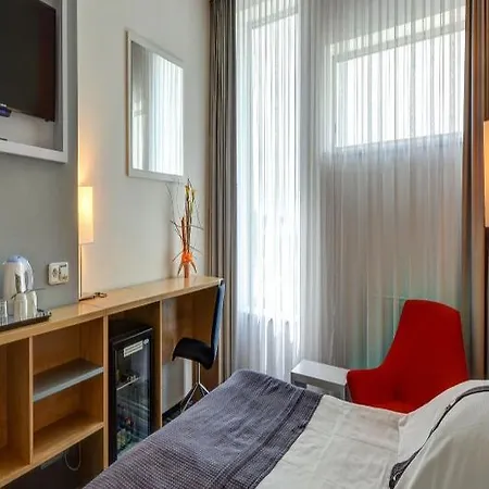 Airport By Ihg 4*