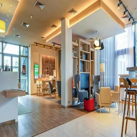 מלון Airport By Ihg 4*