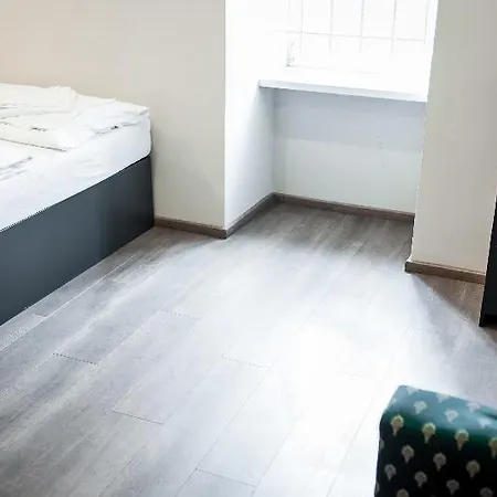 Le Petit Hotel