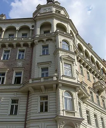 Apartament River View *