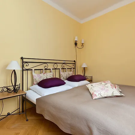 Black Star Hotel 4*