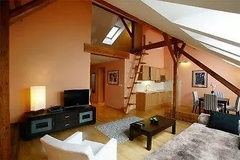 Hunger Aparthotel
