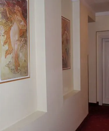 Tivoli Hotel 3*