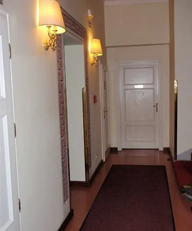 Tivoli 3*