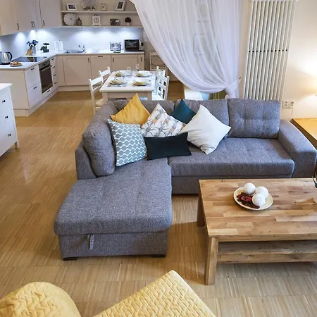 Modern Charvatova Apartment *