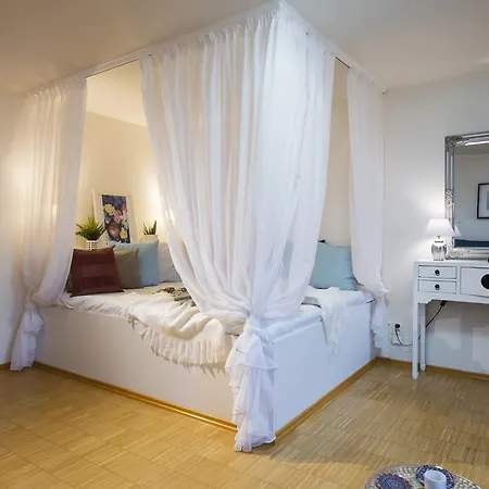 Modern Charvatova Apartment *
