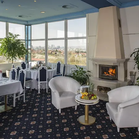 Top Hotel Praha מלון פראג
