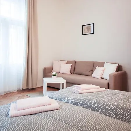 Angel Aparthotel 3*