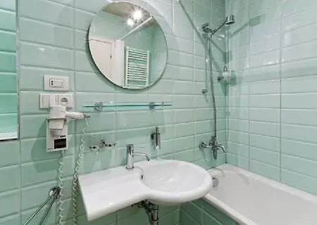 Oasis 4* Prague