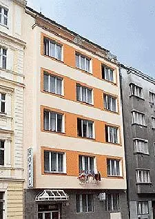 Mira Hotel