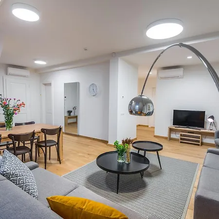 Harrachovsky Palace Apartment