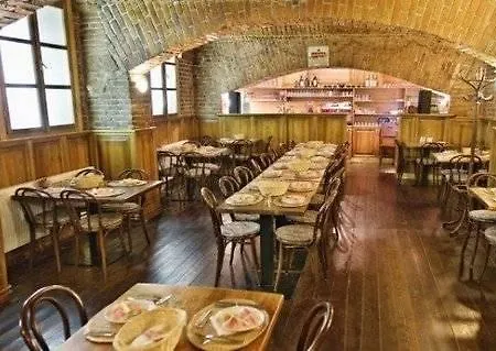 Liliova Old Town Hotell 4*