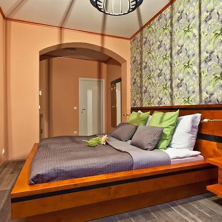 Oasis 4* Prague