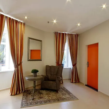 Hotel Le Petit 3*