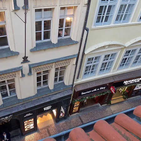Appartement Eclectic Loft With Terrace Praag