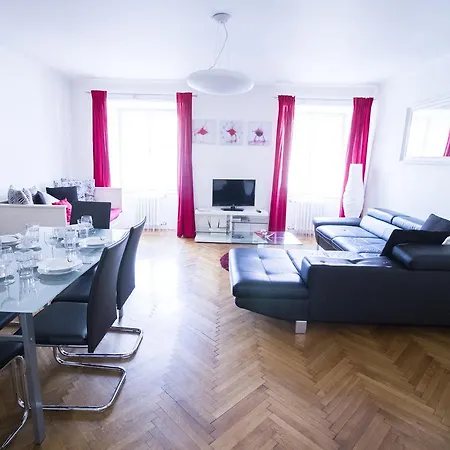 Apartamento Old Town Square 27 *