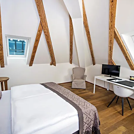 Hotel Golden Crown 4*