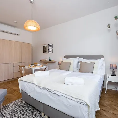 Aparthotel Empirent Petrin Park 4*