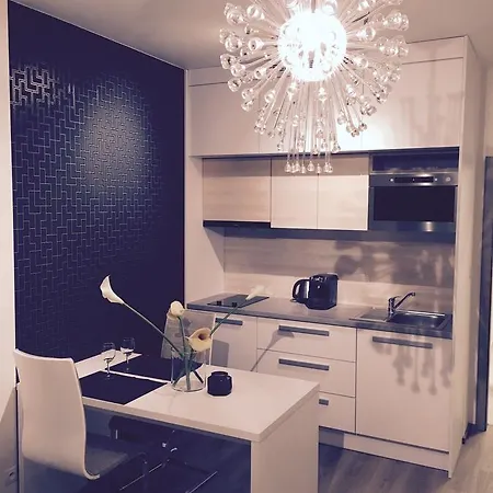 Blanc De Luxe Apartment *