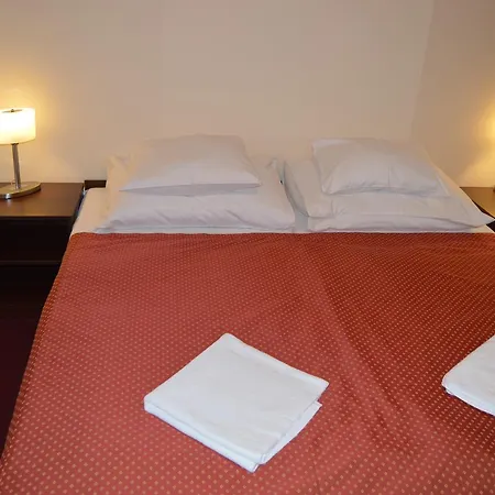 Arena Hotel 3*