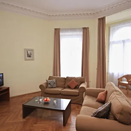 Apartament River View *
