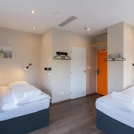 Le Petit Hotel 3*